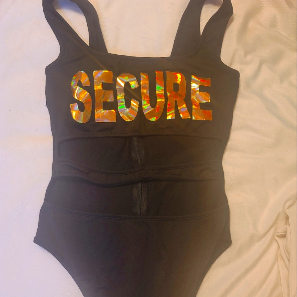 One piece ( Secure)Cut Out Center Swim suit